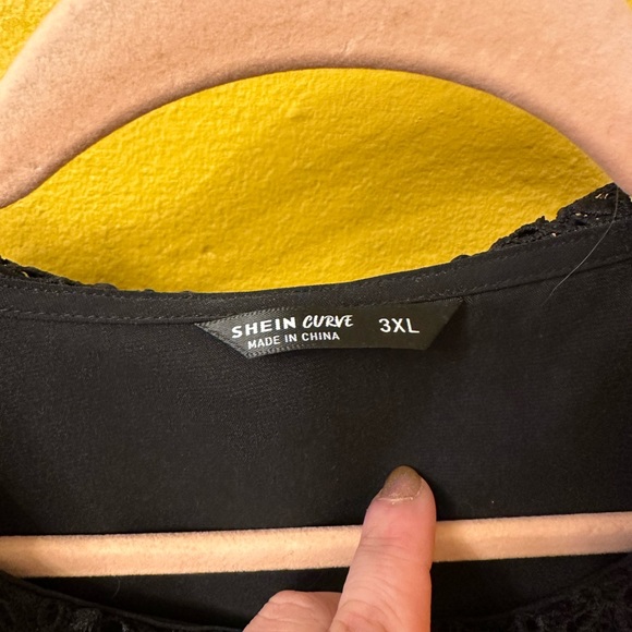 Lace collared button down - Picture 2 of 7